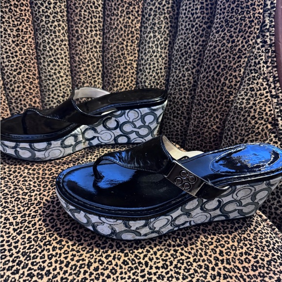 Coach Stylish Black and Gray 8.5 Wedge Sandals - Picture 2 of 4